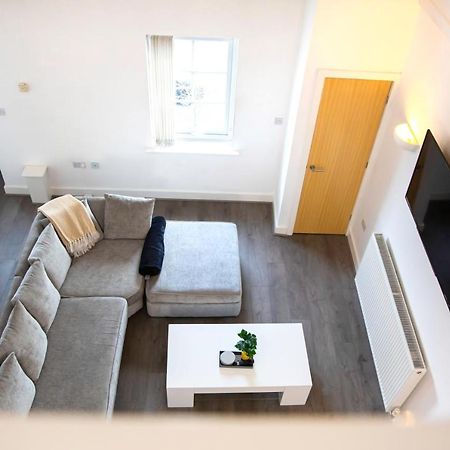 Large Unique 2 Bedroom Duplex Apartment With Private Parking & Free Wifi - Vat Qualifying By Amazing Spaces Relocations Ltd Warrington  Exterior foto